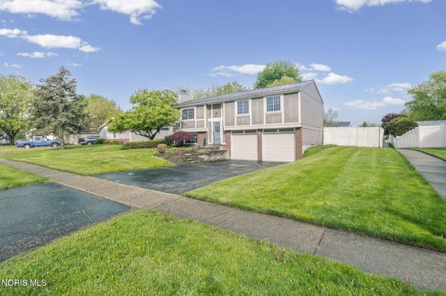 2160 Queensdale Court, Maumee, OH 43537