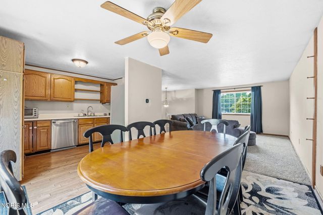 2160 Queensdale Court, Maumee, OH 43537