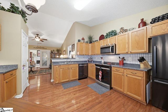 205 Garfield Lane, Simpsonville, SC 29681