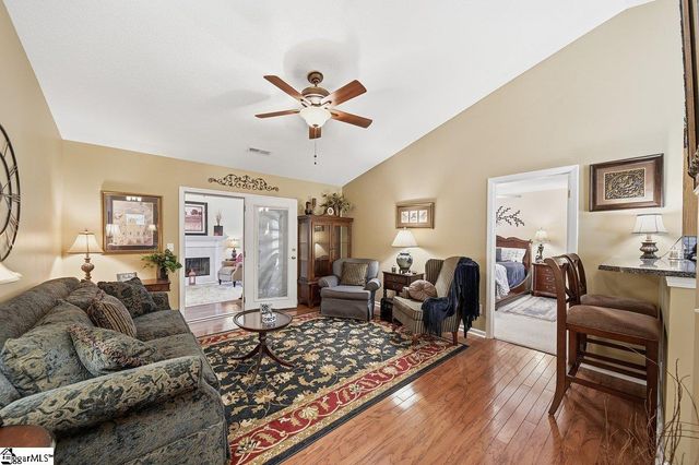 205 Garfield Lane, Simpsonville, SC 29681