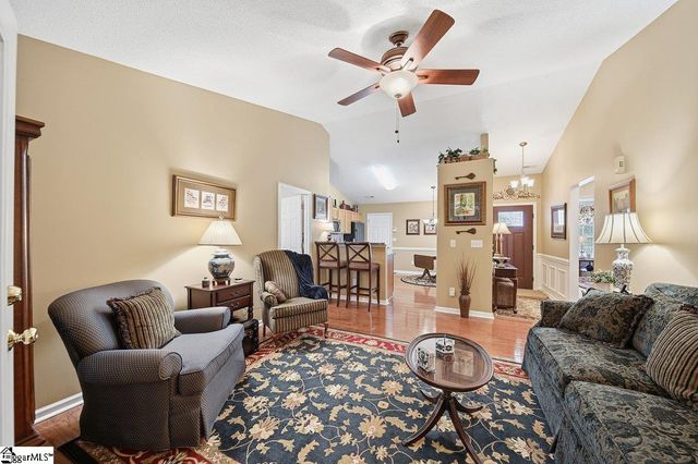 205 Garfield Lane, Simpsonville, SC 29681