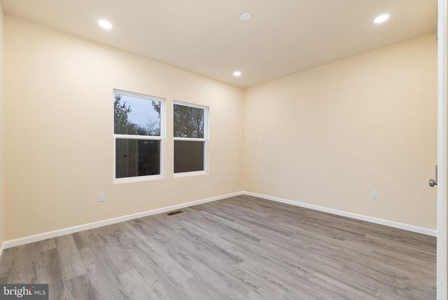 211 PRINCESS CAROLINE CT, Edinburg, VA 22824