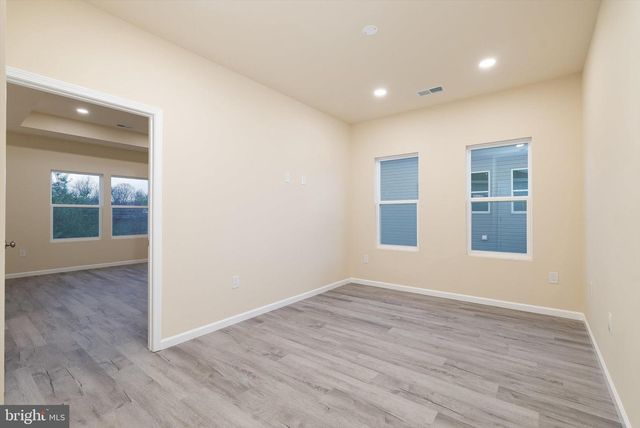 211 PRINCESS CAROLINE CT, Edinburg, VA 22824