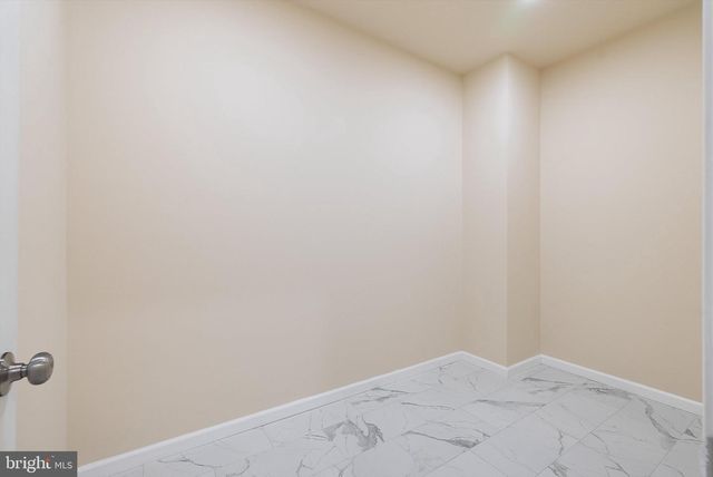 211 PRINCESS CAROLINE CT, Edinburg, VA 22824