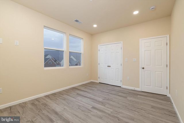 211 PRINCESS CAROLINE CT, Edinburg, VA 22824