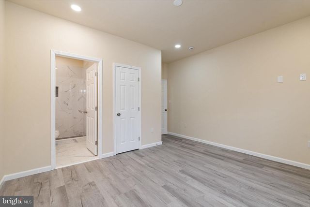 211 PRINCESS CAROLINE CT, Edinburg, VA 22824