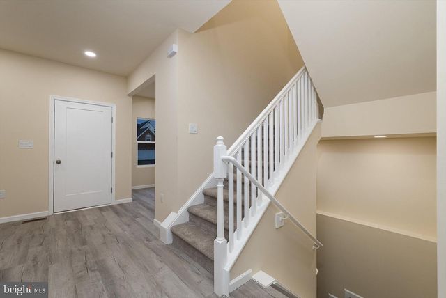 211 PRINCESS CAROLINE CT, Edinburg, VA 22824