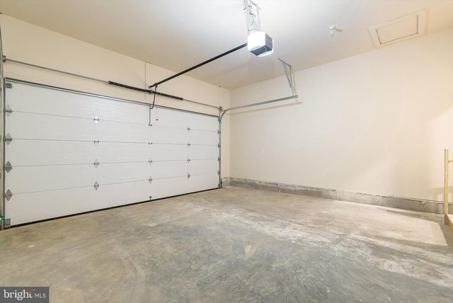 211 PRINCESS CAROLINE CT, Edinburg, VA 22824