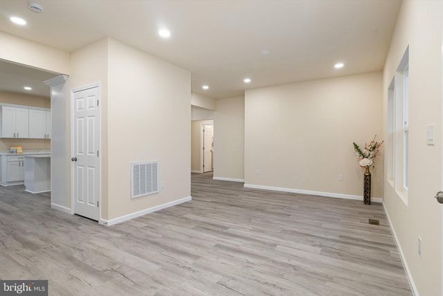 211 PRINCESS CAROLINE CT, Edinburg, VA 22824