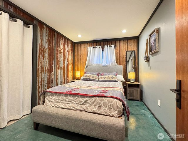 127 Lake Farm Road, Port Angeles, WA 98362