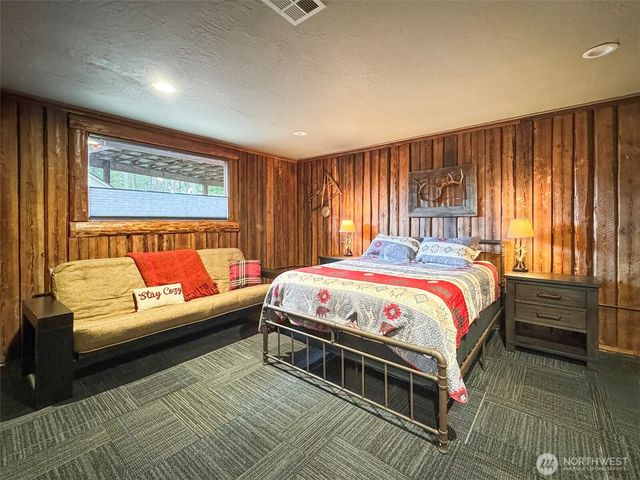 127 Lake Farm Road, Port Angeles, WA 98362