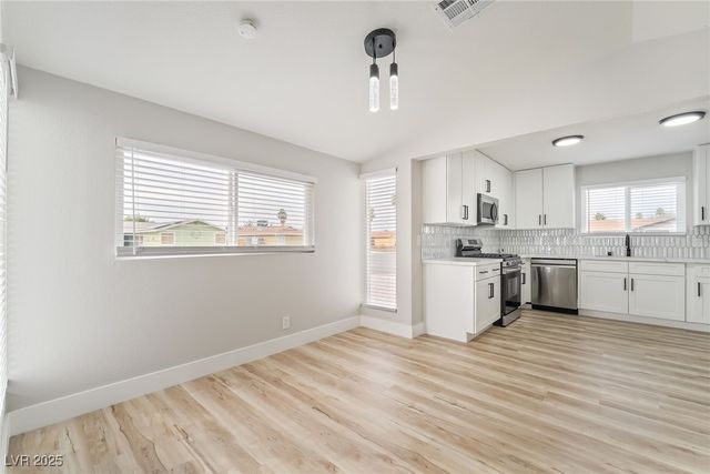 652 Red Lake Way, Las Vegas, NV 89110