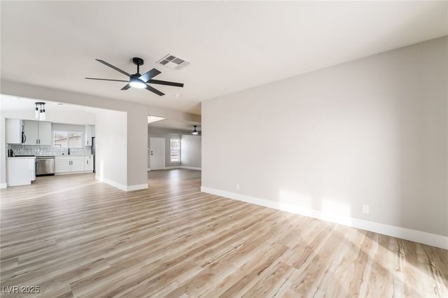 652 Red Lake Way, Las Vegas, NV 89110