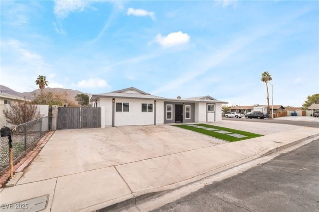 652 Red Lake Way, Las Vegas, NV 89110