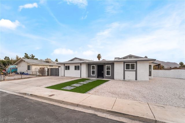 652 Red Lake Way, Las Vegas, NV 89110