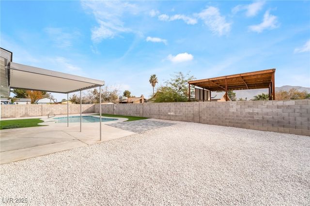 652 Red Lake Way, Las Vegas, NV 89110