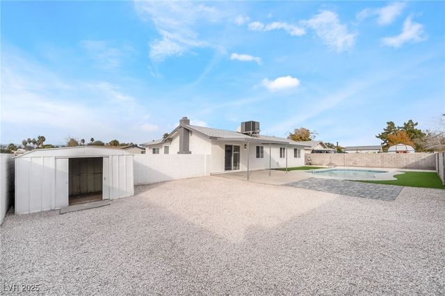 652 Red Lake Way, Las Vegas, NV 89110