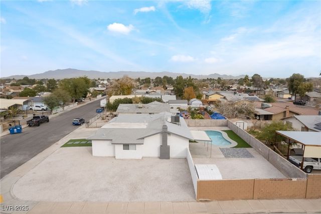 652 Red Lake Way, Las Vegas, NV 89110