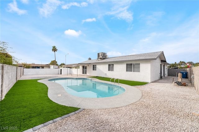 652 Red Lake Way, Las Vegas, NV 89110