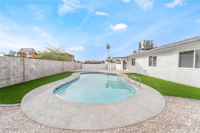 652 Red Lake Way, Las Vegas, NV 89110