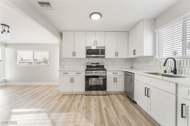 652 Red Lake Way, Las Vegas, NV 89110