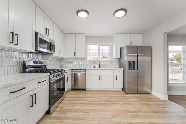 652 Red Lake Way, Las Vegas, NV 89110