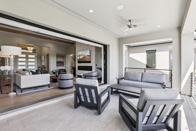 3758 Skyfarm Dr, Santa Rosa, CA 95403