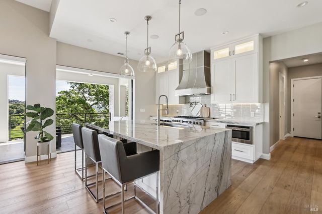 3758 Skyfarm Dr, Santa Rosa, CA 95403