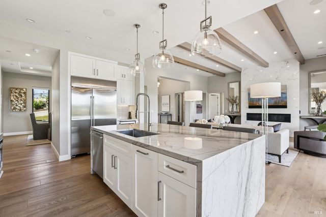 3758 Skyfarm Dr, Santa Rosa, CA 95403