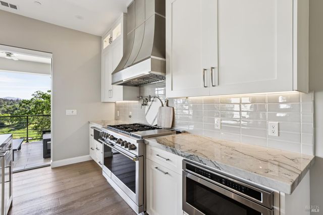 3758 Skyfarm Dr, Santa Rosa, CA 95403