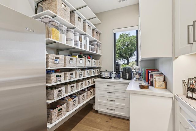 3758 Skyfarm Dr, Santa Rosa, CA 95403