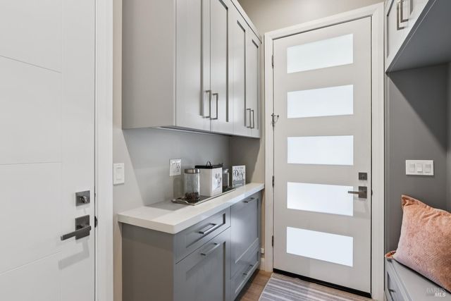 3758 Skyfarm Dr, Santa Rosa, CA 95403