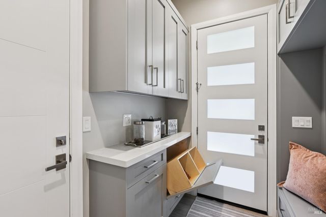 3758 Skyfarm Dr, Santa Rosa, CA 95403