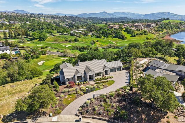 3758 Skyfarm Dr, Santa Rosa, CA 95403