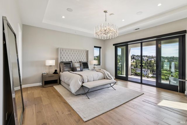 3758 Skyfarm Dr, Santa Rosa, CA 95403