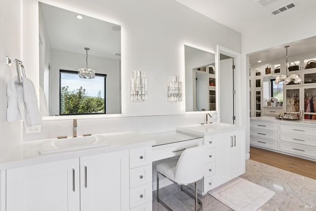 3758 Skyfarm Dr, Santa Rosa, CA 95403