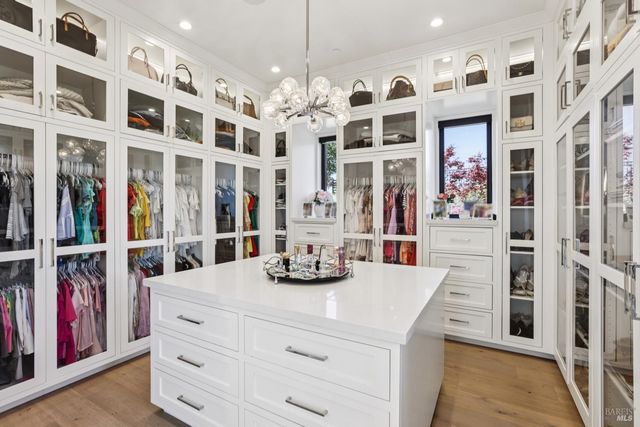 3758 Skyfarm Dr, Santa Rosa, CA 95403