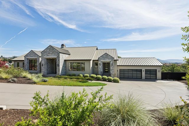 3758 Skyfarm Dr, Santa Rosa, CA 95403