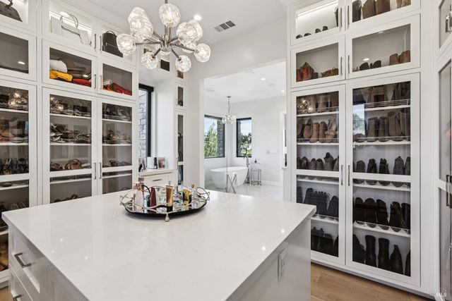 3758 Skyfarm Dr, Santa Rosa, CA 95403