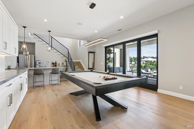 3758 Skyfarm Dr, Santa Rosa, CA 95403