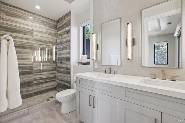 3758 Skyfarm Dr, Santa Rosa, CA 95403