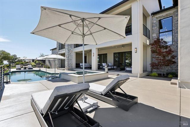 3758 Skyfarm Dr, Santa Rosa, CA 95403