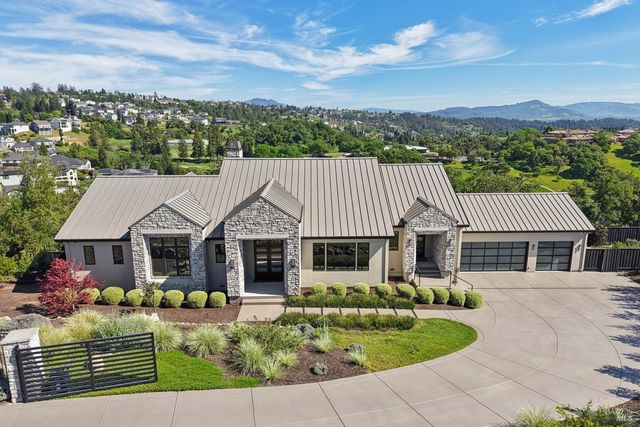 3758 Skyfarm Dr, Santa Rosa, CA 95403