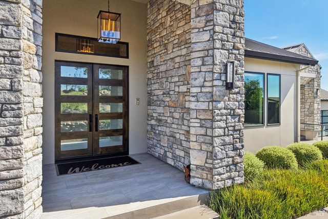 3758 Skyfarm Dr, Santa Rosa, CA 95403