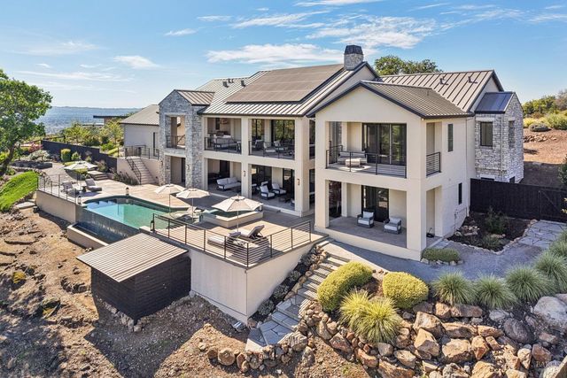 3758 Skyfarm Dr, Santa Rosa, CA 95403