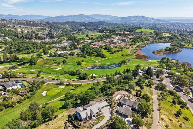 3758 Skyfarm Dr, Santa Rosa, CA 95403