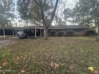 3317 Longwood Drive, Jackson, MS 39212