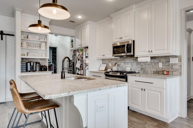 1875 Josh, Conway, AR 72034