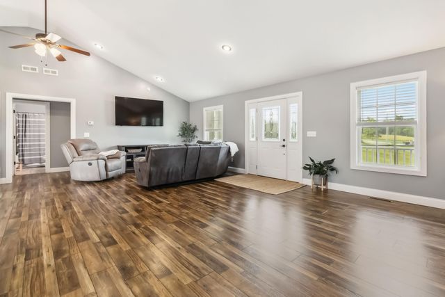 54 Ryan Way, Russell Springs, KY 42642