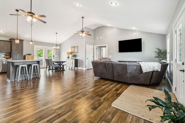 54 Ryan Way, Russell Springs, KY 42642